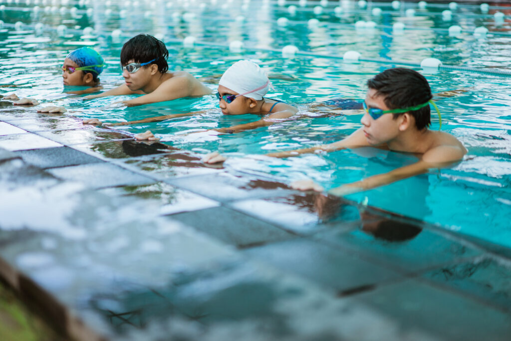 Centro de natación MADO grupos reducidos niños